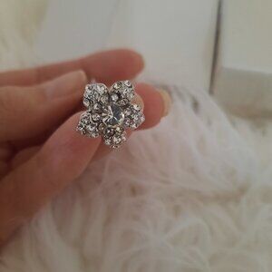 Women's Unbranded Silver and White Hair Pin